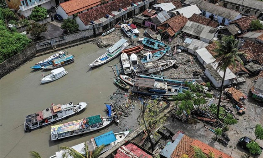 Ινδονησία: 373 οι νεκροί από το τσουνάμι, στους 128 οι αγνοούμενοι