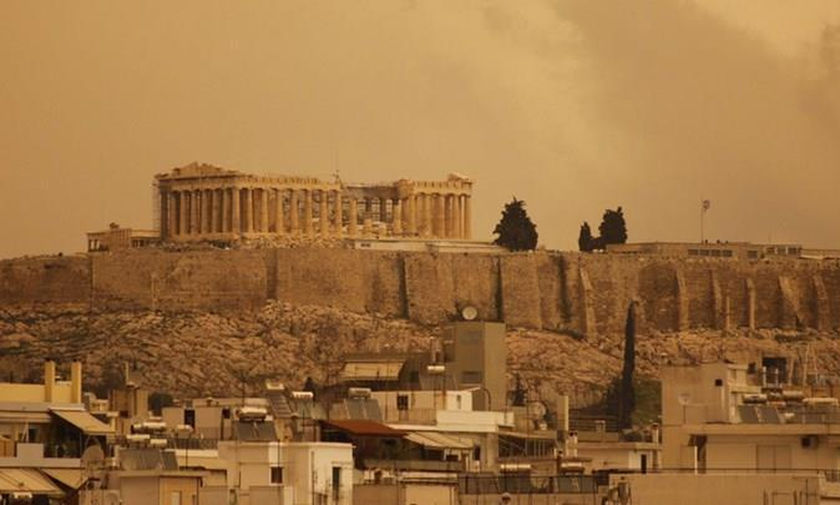 Άνδρας έπεσε από την Ακρόπολη 