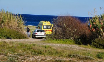 Σορός άνδρα, ηλικίας άνω των 50 ετών, στην παραλία Αναβύσσου