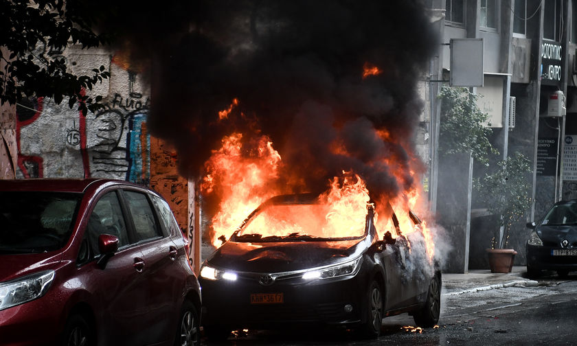 Τραυμάτισαν εικονολήπτη της ΕΡΤ στο συλλαλητήριο