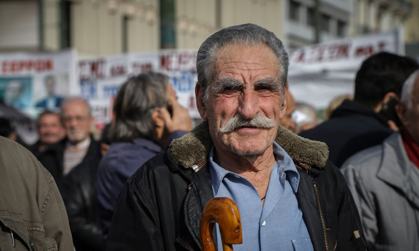 Επιστρέφονται τα αναδρομικά 3,5 ετών από παράνομες μειώσεις - Δικαίωση για τους συνταξιούχους 