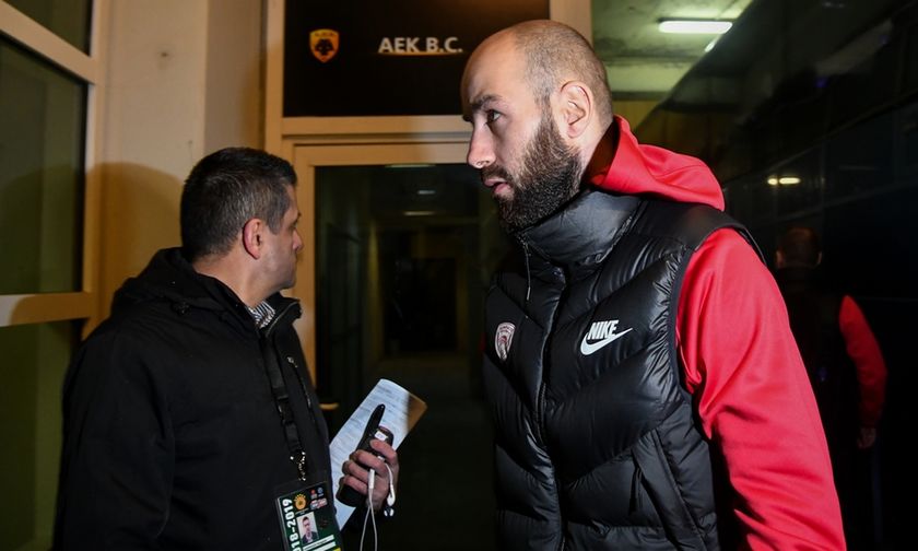 ΠΑΟ - Ολυμπιακός: Έφτασε η αποστολή στο ΟΑΚΑ (vid) 