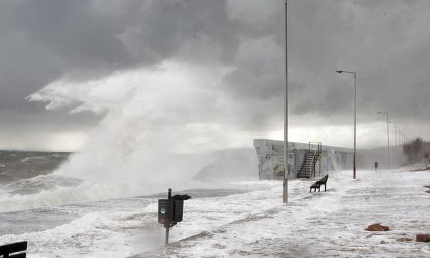 Η «Χιόνη» σαρώνει τη χώρα: Χιονοπτώσεις και άνεμοι έως 9 μποφόρ σήμερα