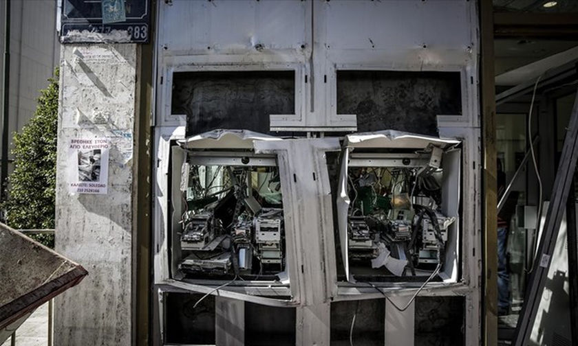 Θεσσαλονίκη: Εμπρησμοί σε ΑΤΜ και διπλωματικό όχημα