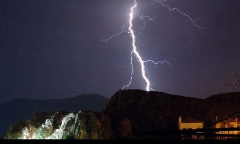 Χωρίς ρεύμα περιοχές της Αθήνας λόγω της «Ωκεανίς»