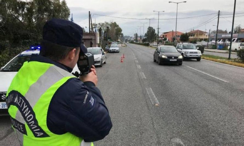 Πίνει και τρέχει ο Έλληνας οδηγός