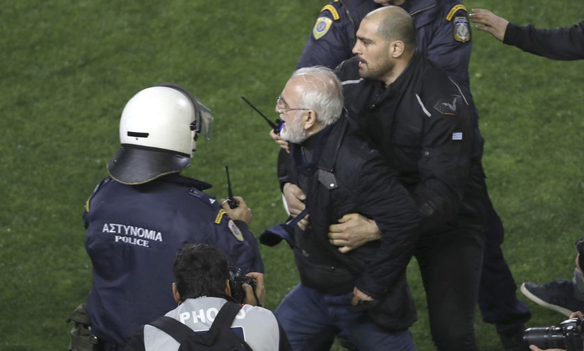Δικάζεται ο Ιβάν Σαββίδης για την ένοπλη εισβολή του στο ματς με την ΑΕΚ
