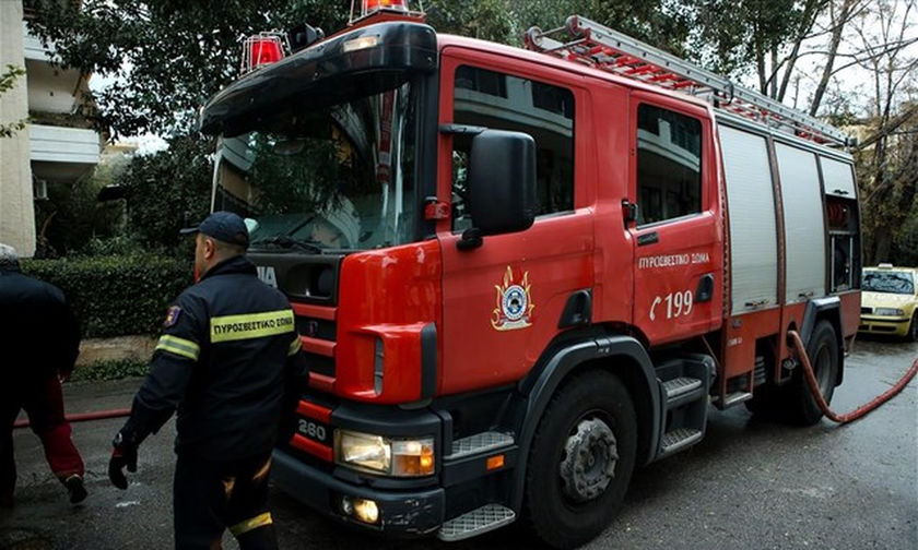 Θεσσαλονίκη: Φωτιά σε πρέσα απορριμμάτων μέσα στο ΑΠΘ