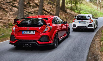 Γιατί το νέο Honda Civic Type R έχει τρεις εξατμίσεις;