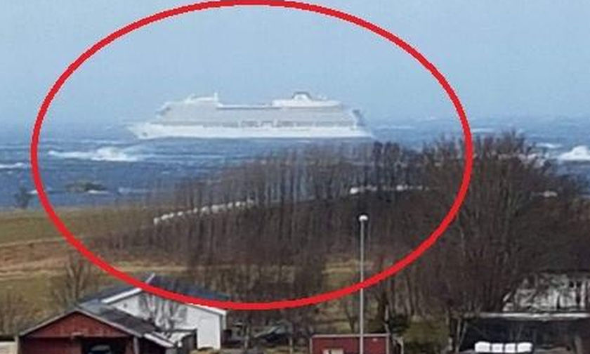 Aκυβέρνητο κρουαζιερόπλοιο στη Νορβηγία