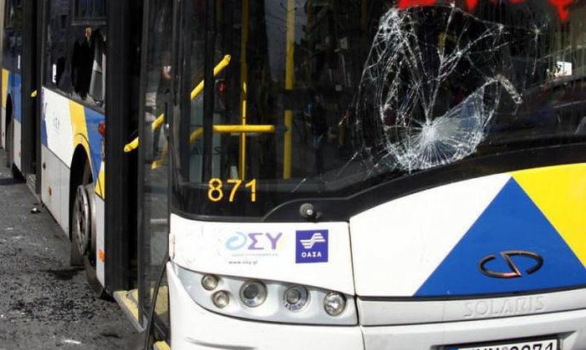 Νέα επίθεση σε λεωφορείο με επιβάτες