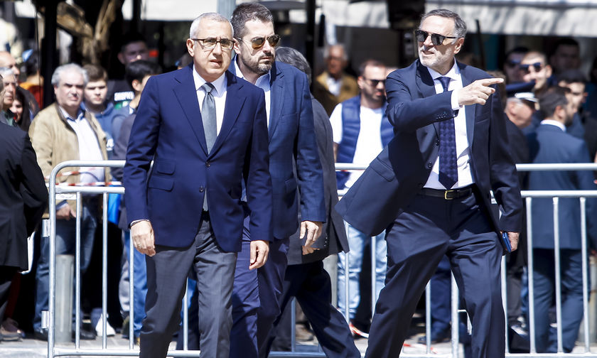 Σάββας Θεοδωρίδης, Σταυρόπουλος και Μπαφές στην κηδεία του Θανάση Γιαννακόπουλου (pics) 