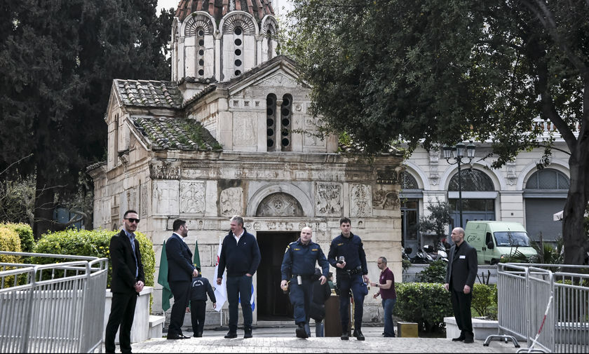 O πρωθυπουργός και ο Πρόεδρος της Δημοκρατίας στην κηδεία του Θανάση Γιαννακόπουλου (pics)