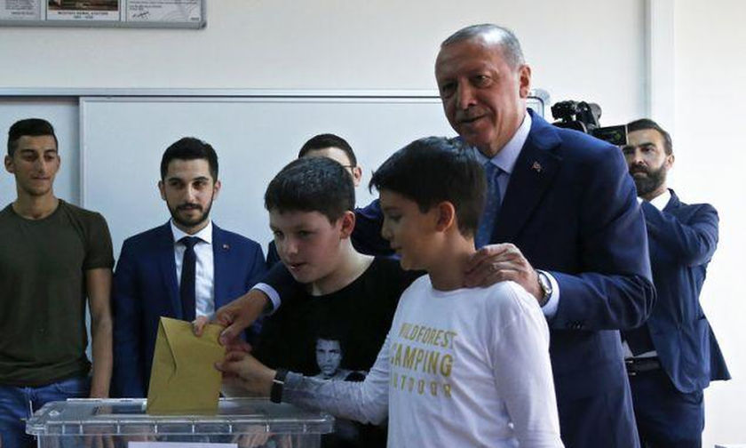 Εκλογές στην Τουρκία: Κρίσιμο τεστ για Ερντογάν