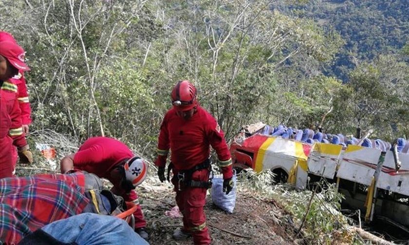 Βολιβία: Λεωφορείο έπεσε σε χαράδρα: 25 νεκροί, 24 τραυματίες