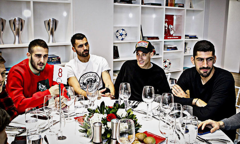 Το τραπέζι του Μαρτίνς στους ποδοσφαιριστές του Ολυμπιακού