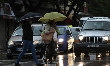 Καιρός: Μπόρες ενόψει, που θα βρέξει την Ανάσταση