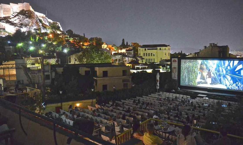 Με αγιόκλημα και γιασεμιά: Ανοίγουν τα θερινά σινεμά