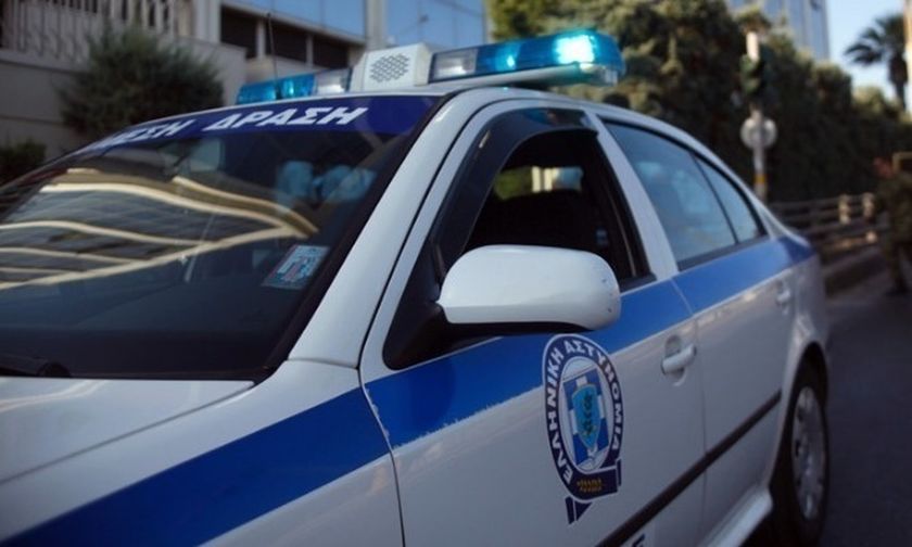 Επίθεση με μολότοφ στο ΑΤ Καισαριανής- Eμπρησμός αυτοκινήτου αστυνομικής συντάκτριας