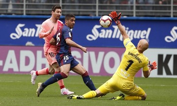 La Liga: Ισόπαλες 2-2 'Ειμπαρ και Μπαρτσελόνα (highlights, βαθμολογία, αποτελέσματα) 