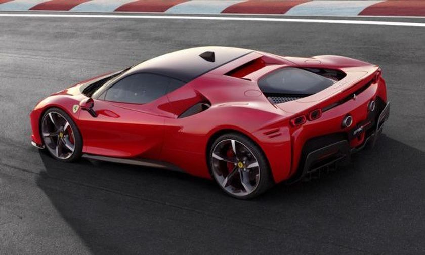 Ιδού η νέα Ferrari SF90 Stradale των 1.000 ίππων!