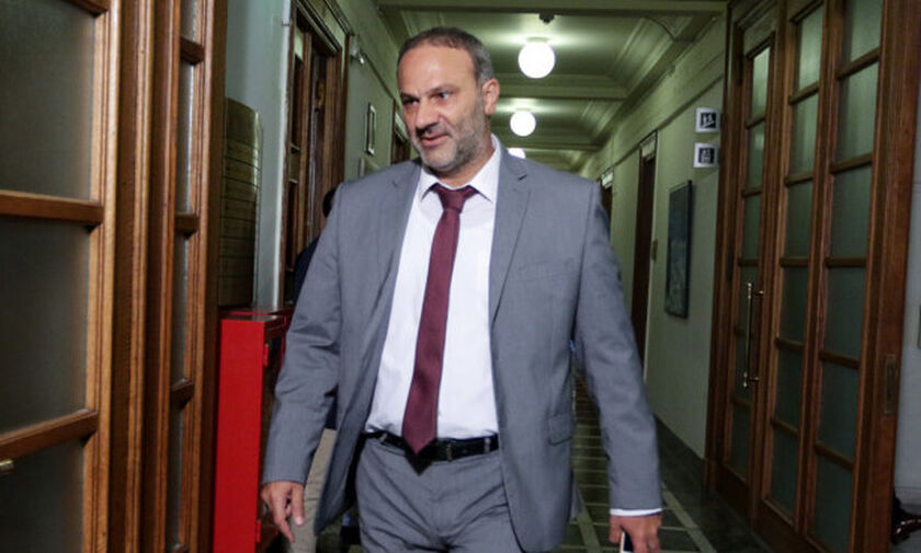 Εκλογές 2019: Ξύλο με πρώην υφυπουργό σε εκλογικό κέντρο της Εύβοιας (video) 