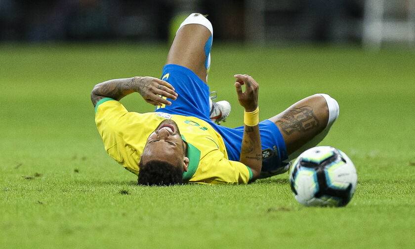 Βραζιλία: Ο Νεϊμάρ τραυματίστηκε και χάνει το Copa America! (vid)