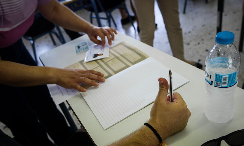 Πανελλήνιες 2019: Στη μάχη οι μαθητές των ΓΕΛ με Νεοελληνική Γλώσσα