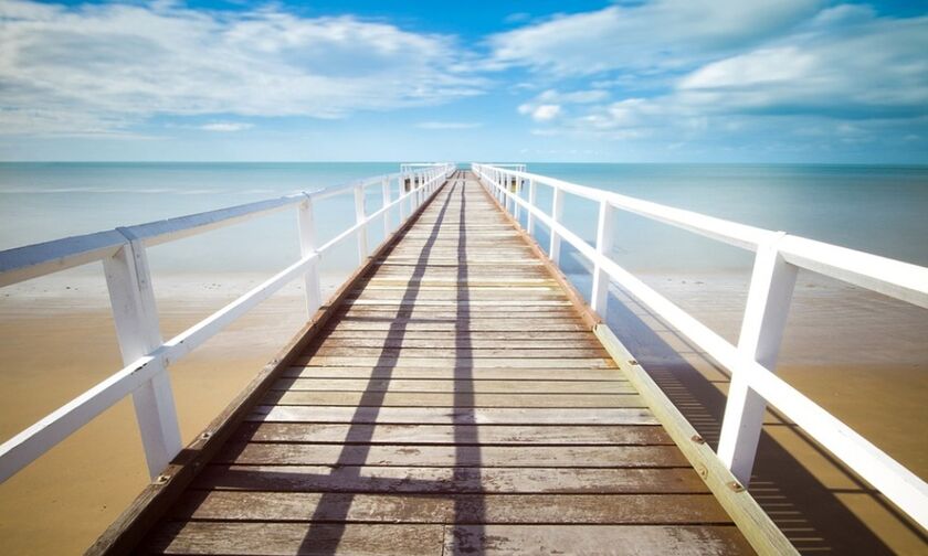 Καιρός για θάλασσα - Έρχονται 38άρια - Που είναι πιθανό να βρέξει