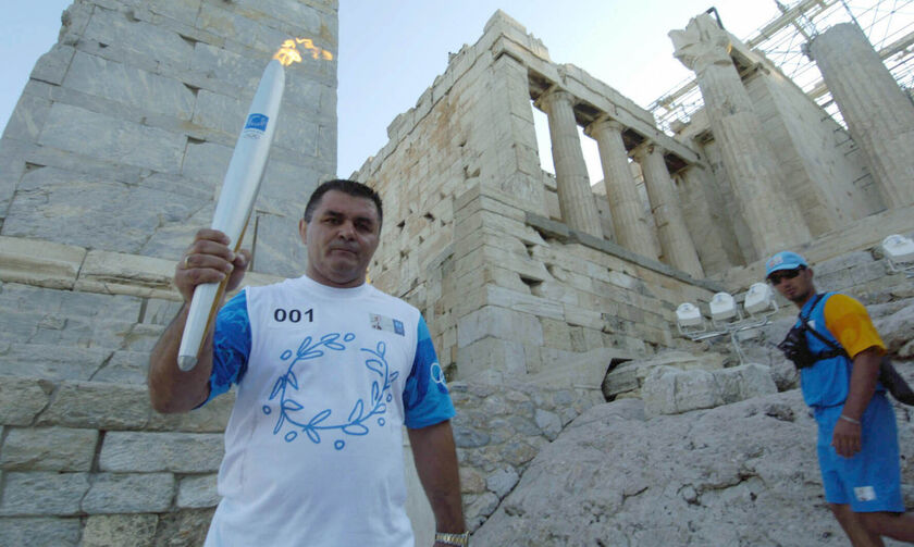 Το αντίο των Ελλήνων Ολυμπιονικών στον Μπάμπη Χολίδη