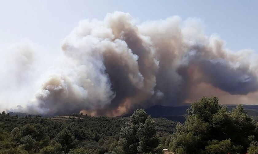 Καίγεται η Καταλωνία, μεγάλη φωτιά