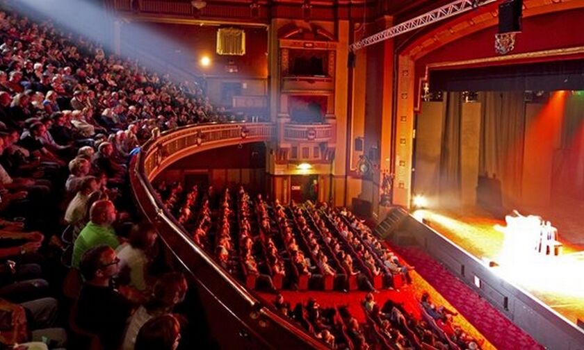 ΟΑΕΔ: Δωρεάν εισιτήρια θεάτρου σε εργαζόμενους και ανέργους
