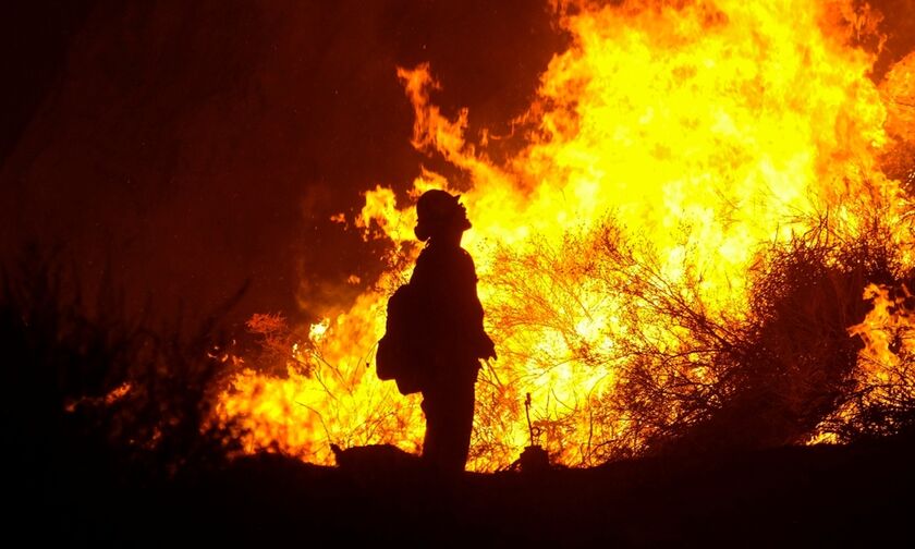 Φωτιά στην Εύβοια: Ολονύχτια.. κόλαση - Δύο νέες εστίες, εκκενώνονται τέσσερα χωριά