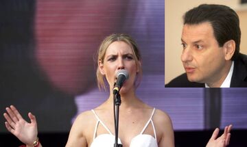 Eιρήνη Σκυλακάκη: Η τραγουδίστρια κόρη του υφυπουργού Δημοσιονομικής Πολιτικής (vid)