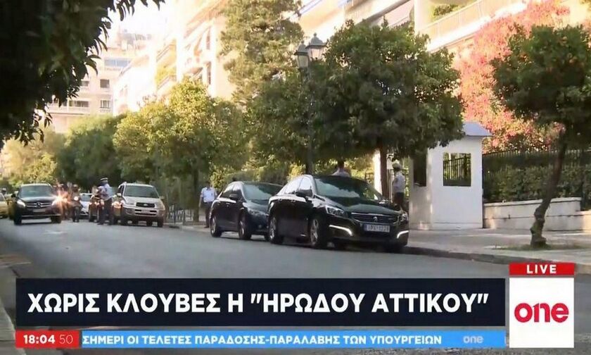 Ο Μητσοτάκης «έδιωξε» τις κλούβες των ΜΑΤ από την Ηρώδου Αττικού (vid)