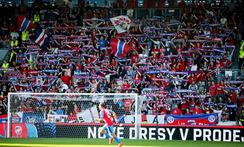 Με 200 οπαδούς η Πλζεν