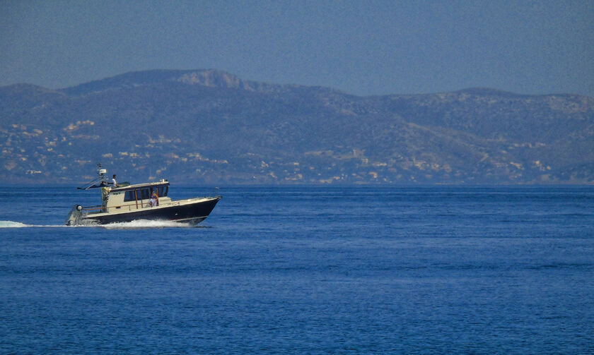 Ταχύπλοο τραυμάτισε λουόμενο στη Γλυφάδα