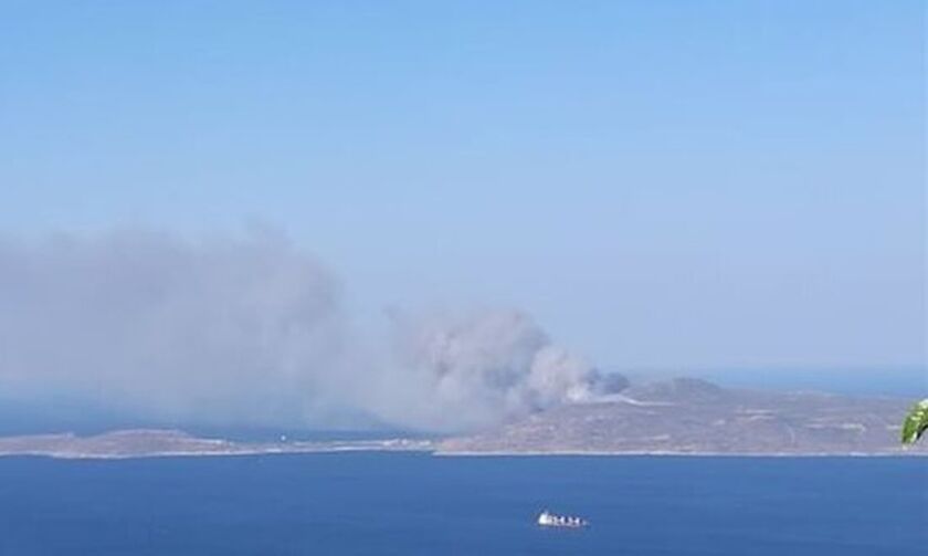 Φωτιά στην Ελαφόνησο - Εκκένωση του camping ζήτησε η πυροσβεστική