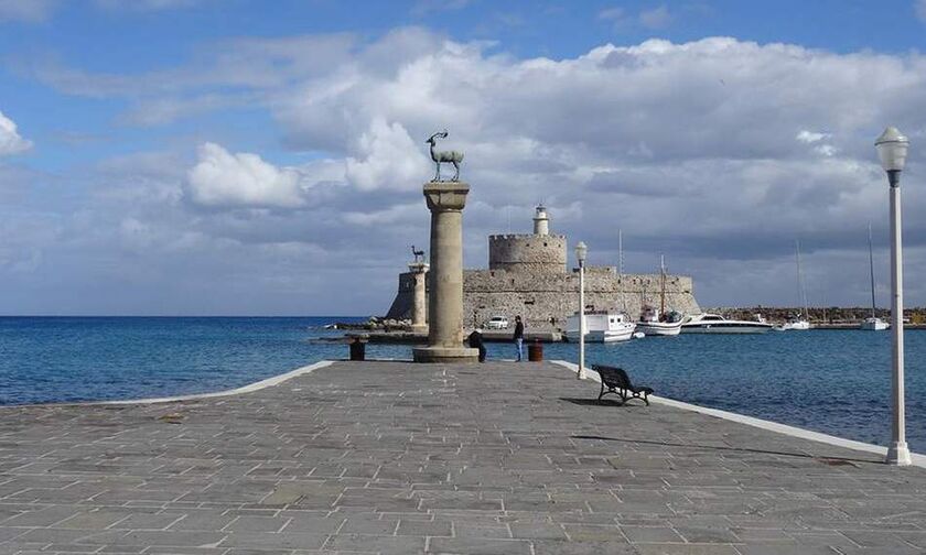 «Λαβράκια» της ΑΑΔΕ: Λουκέτο σε πριβέ κλαμπ γνωριμιών στη Ρόδο