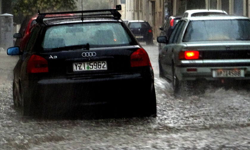 Ουρές χιλιομέτρων στη Χαλκιδική από ξαφνικό μπουρίνι - Δεν έβλεπαν μπροστά τους οι οδηγοί! (vid)