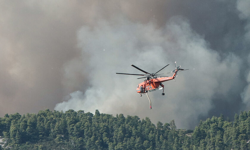 Update: Οι πυρκαγιές σε Λέρο, Μεγαλόπολη, Κέρκυρα, Ασπρόπυργο, Νέα Μανωλάδα και Χανιά (pics, vids)