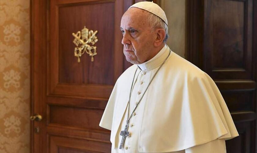 Βατικανό: Κλείστηκε στο... ασανσέρ ο Πάπας Φραγκίσκος