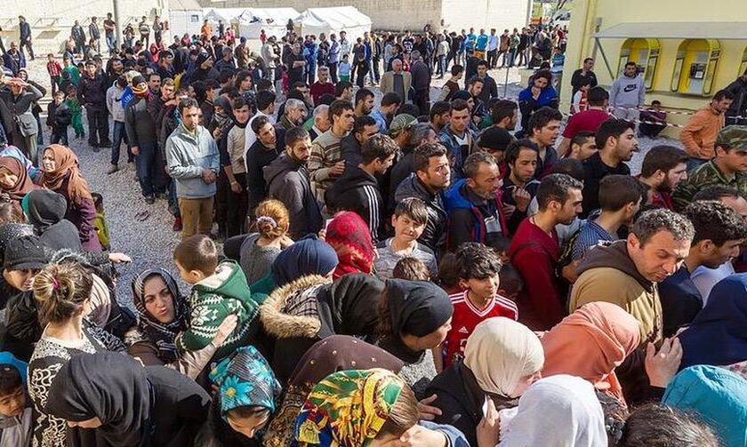 Μυτιλήνη: Επιχείρηση μετακίνησης 1.500 προσφύγων και μεταναστών