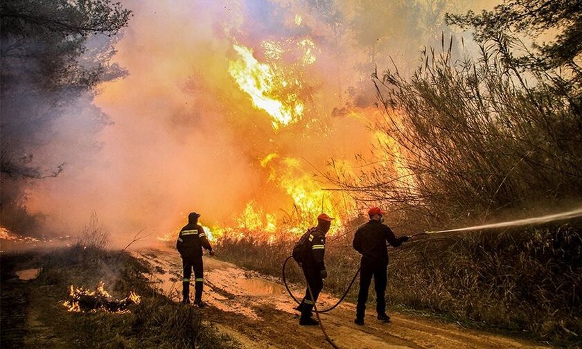  Πυρκαγιά στo Λαύριο – Δόθηκε εντολή εκκένωσης σπιτιών