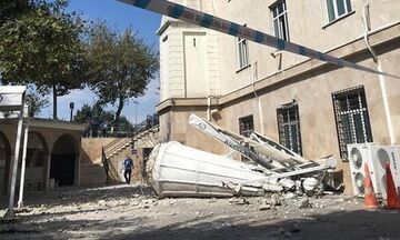 Σεισμός 5,9 Ρίχτερ στην Κωνσταντινούπολη - Kατάρρευση κτιρίου και μιναρέ (upd, pics, vid)