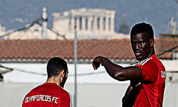 Ολυμπιακός: Προβάδισμα Μπα για την ενδεκάδα, όλα ανοιχτά από τον Μαρτίνς