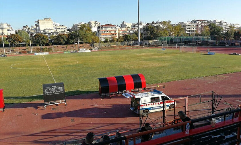Video από την πτώση που έφερε το θάνατο του 70χρονου στο γήπεδο της Καλαμαριάς (vid)