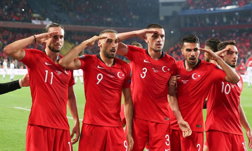 UEFA: Υπό εξέταση ο στρατιωτικός χαιρετισμός της Τουρκίας