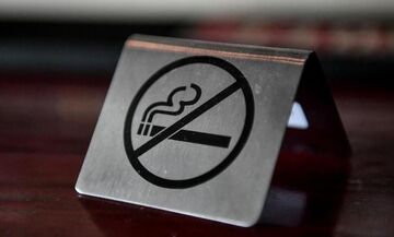 Τι πρόστιμα θα επιβάλλονται στους καπνιστές και στα καταστήματα - Δεν ψήφισαν ΚΚΕ, Ελληνική Λύση
