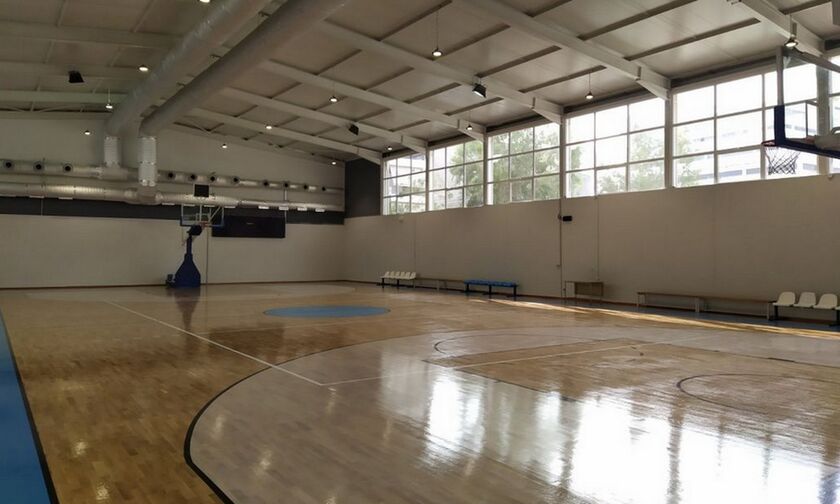Πειραιάς: Παρέλαβε το ανακαινισμένο κλειστό γήπεδο μπάσκετ Καμινίων (pics)